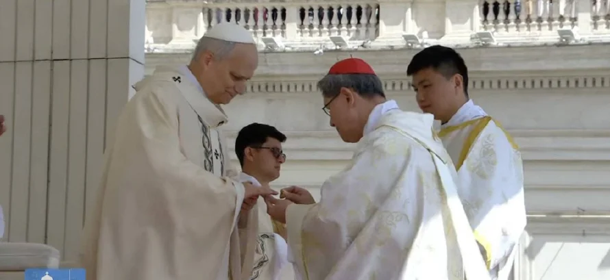 La emoción de León XIV y el saludo de Vance y Zelenski, gestos del inicio de pontificado