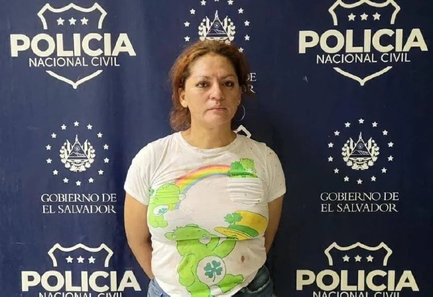 Arrestan a mujer y la señalan de matar a su ex y actual pareja en San Miguel