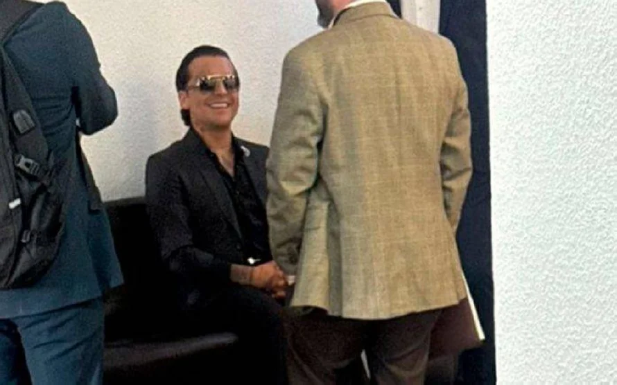 Christian Nodal llega a juzgados y es interrogado por falsificación de documentos
