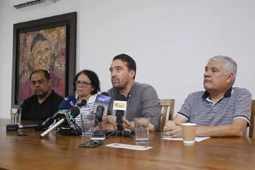 Familiares y abogados de Ruth López aún sin comunicación con la detenida, Cristosal activa mecanismos internacionales