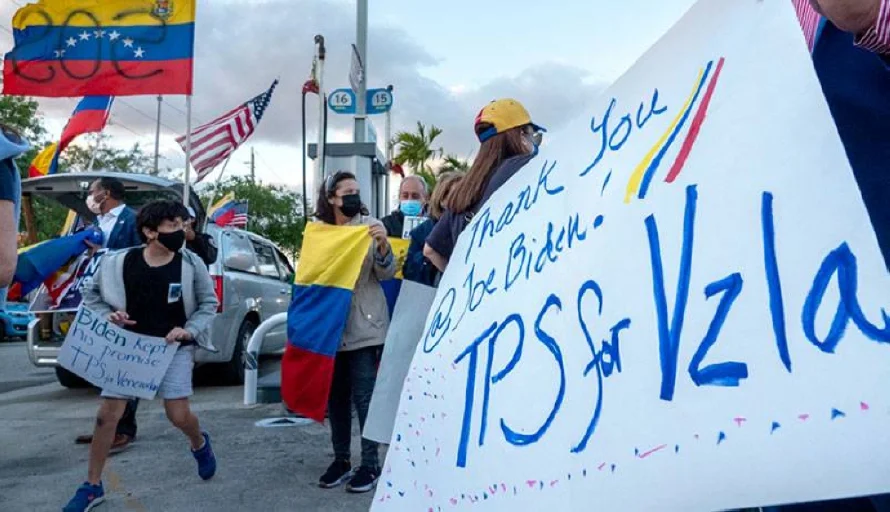 Advierten limbo migratorio para unos 350,000 venezolanos en EE.UU. tras "histórico" fallo