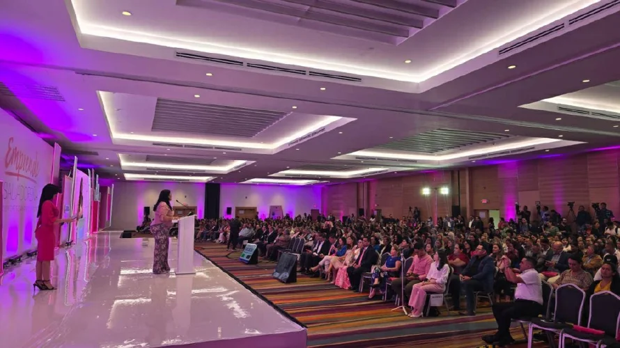 Emprende Salvadoreña 2025: Sistema Fedecrédito impulsa el liderazgo femenino y el desarrollo económico