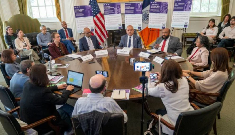 Nueva York lanza una campaña para proteger el derecho de los migrantes a vivienda segura