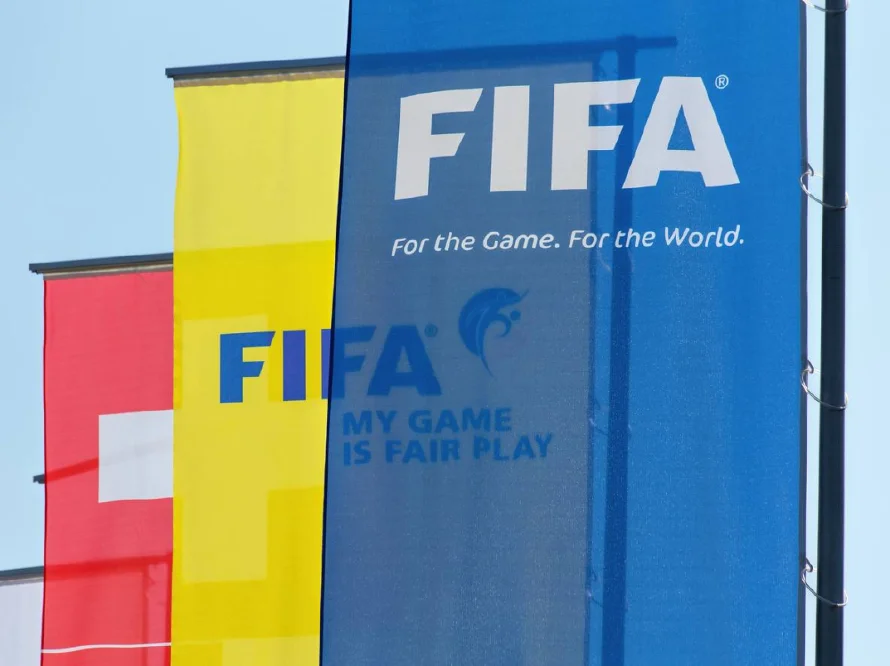 La UEFA asegura que mantiene una "sólida y respetuosa relación" con la FIFA