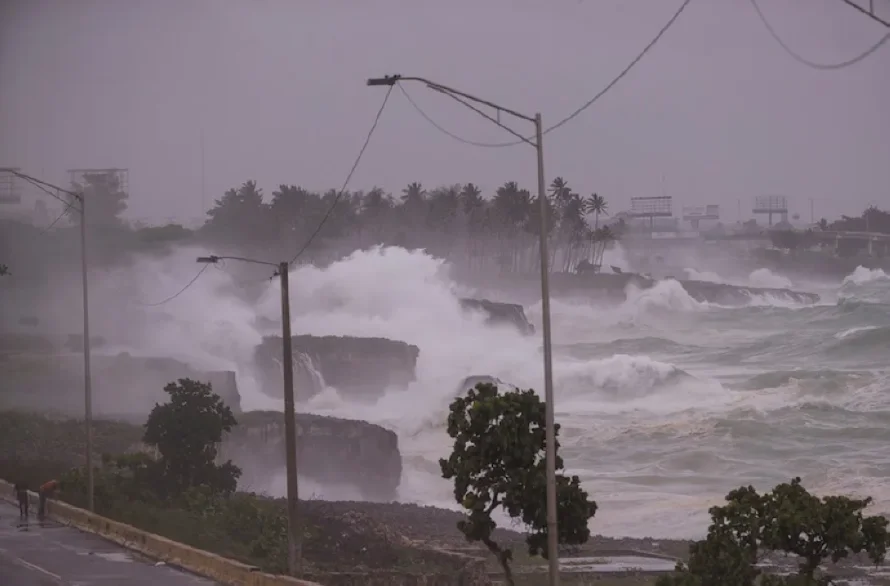 Meteorólogos alertan sobre temporada de huracanes "potencialmente intensa" en el Caribe