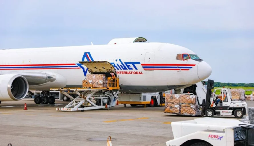 Las exportaciones salvadoreñas aéreas crecieron más de 200 % a las ciudades de Dallas, Lima y San José