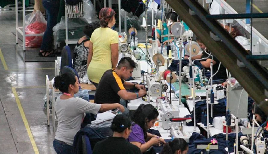 Consejo del Salario Mínimo analiza un aumento salarial gradual, según sindicato