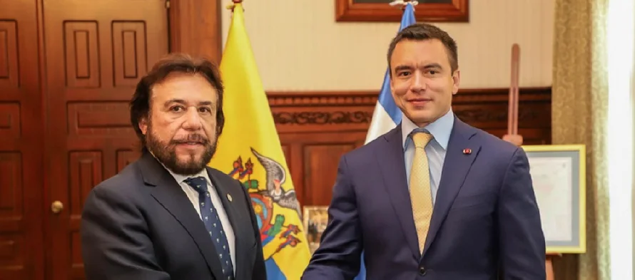 Ulloa se reúne con Noboa: "Hemos asumido, ambos gobiernos, la decisión de colaborar"