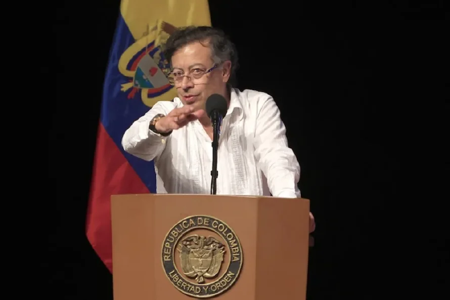 Libro ilustra una radiografía del "fracaso" del gobierno del colombiano Gustavo Petro