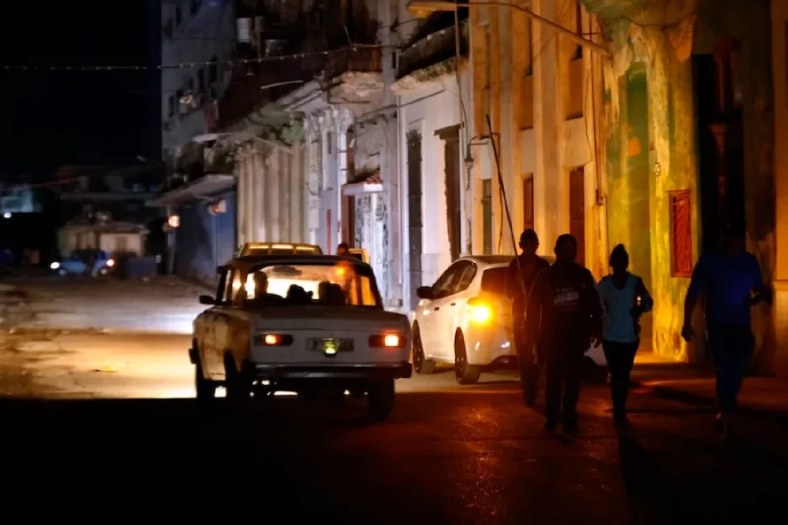 Decenas de personas se manifiestan en Cuba ante los prolongados apagones