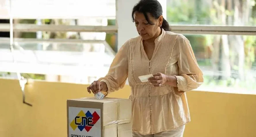 Venezuela enfrenta comicios marcados por tensiones y detenciones