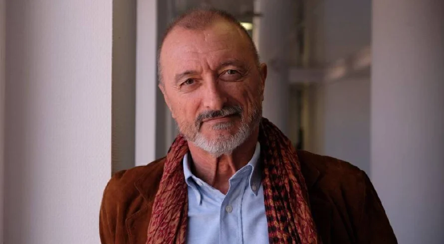 Arturo Pérez-Reverte rescata al capitán Alatriste en su libro "Misión en París"