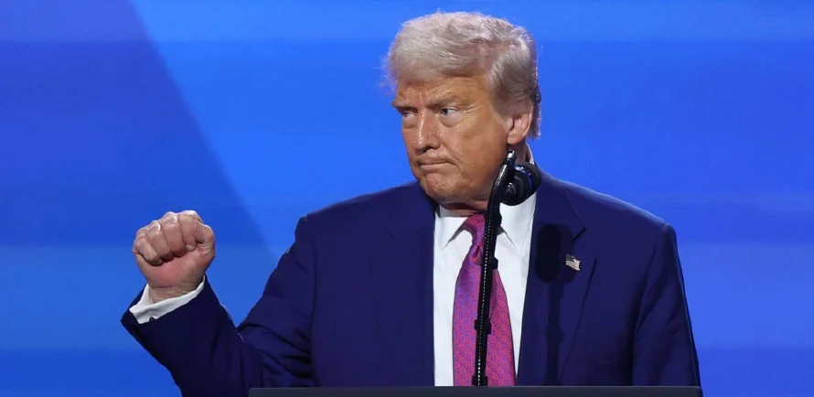Trump dice que aceptó propuesta de retrasa al 9 de julio los aranceles del 50 % a la Unión Europea