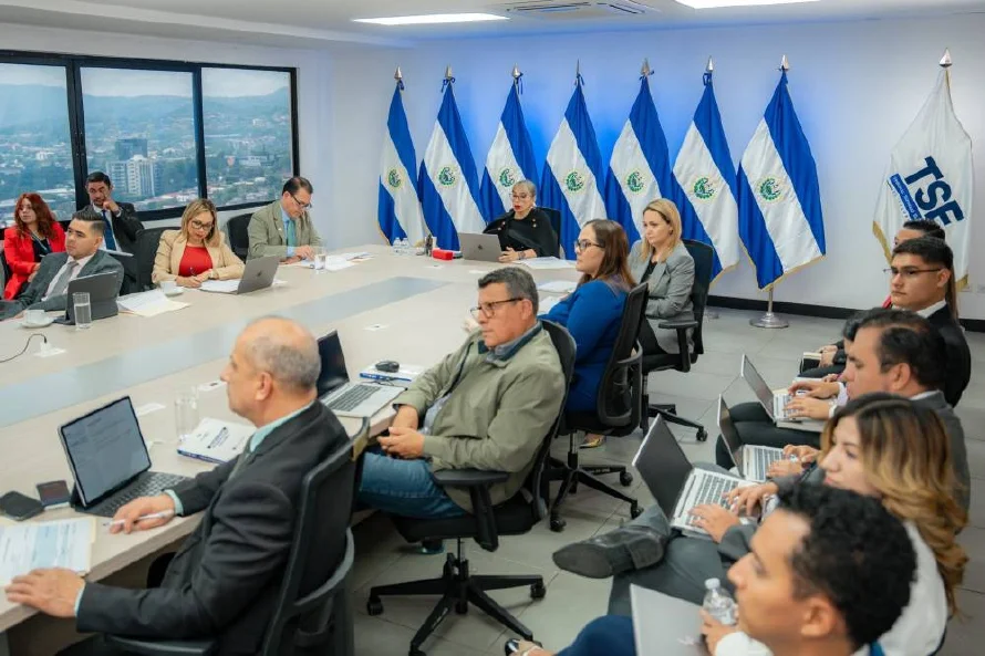Presentan plan general de elecciones 2027 a magistrados del TSE, que evaluarán su aprobación