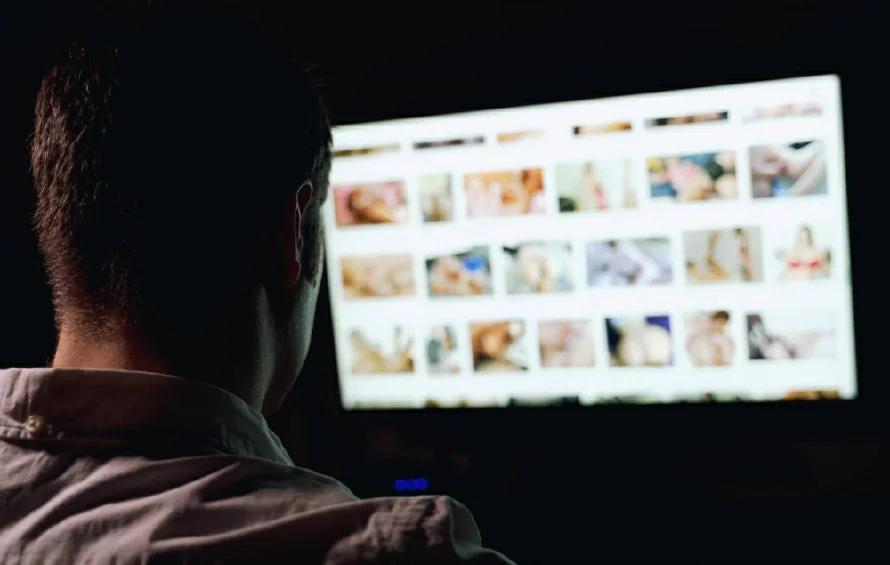Comisión Europea investiga a Pornhub y otras webs por no proteger a los menores
