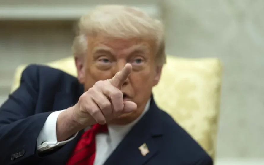 Trump advierte a Putin que "está jugando con fuego" al atacar a Ucrania