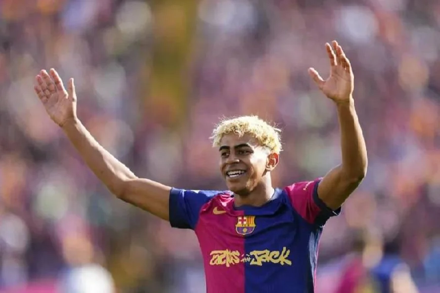 Lamine Yamal amplía su contrato con el Barcelona hasta 2031