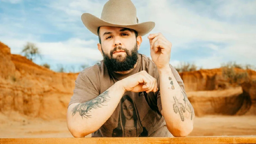 El mexicano Carín León confirma concierto en El Salvador para octubre