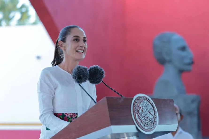 Presidenta de México analiza el cambio de fiscal en el caso Ayotzinapa ante exigencia de las familias