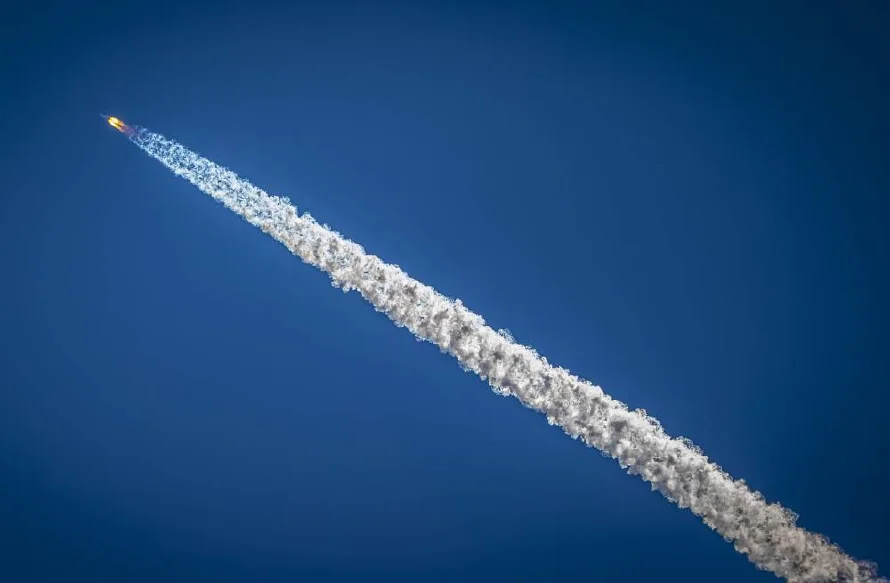 China lanza su primera misión para traer muestras de un asteroide a la Tierra