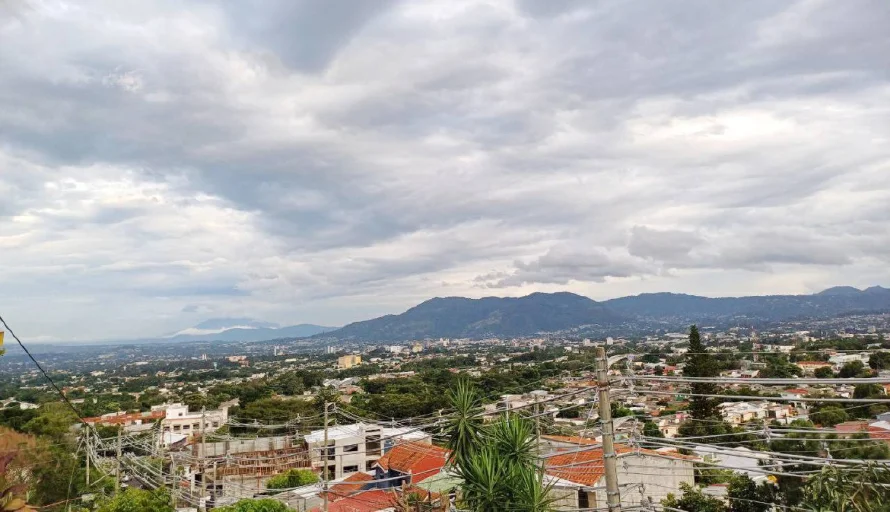 Marn prevé un cálido viernes con algunas posibilidades de lluvia