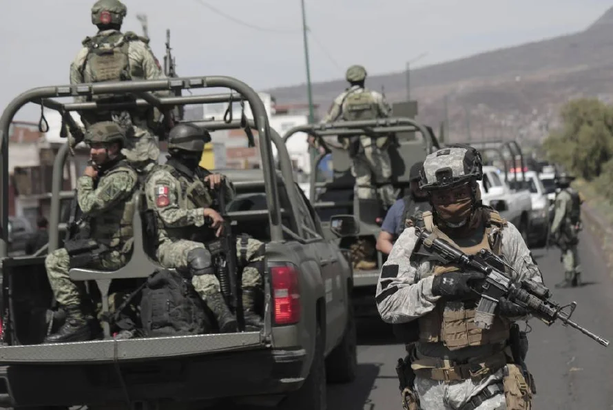 El Ejército mexicano detiene a 17 presuntos sicarios por explosión de una mina
