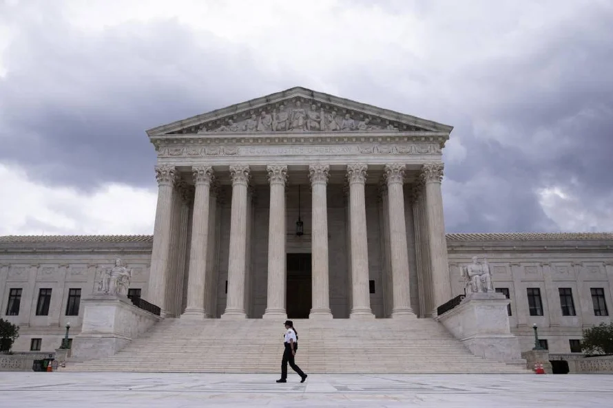 El Tribunal Supremo de EEUU autoriza a Trump a retirar la protección de más de medio millón de inmigrantes