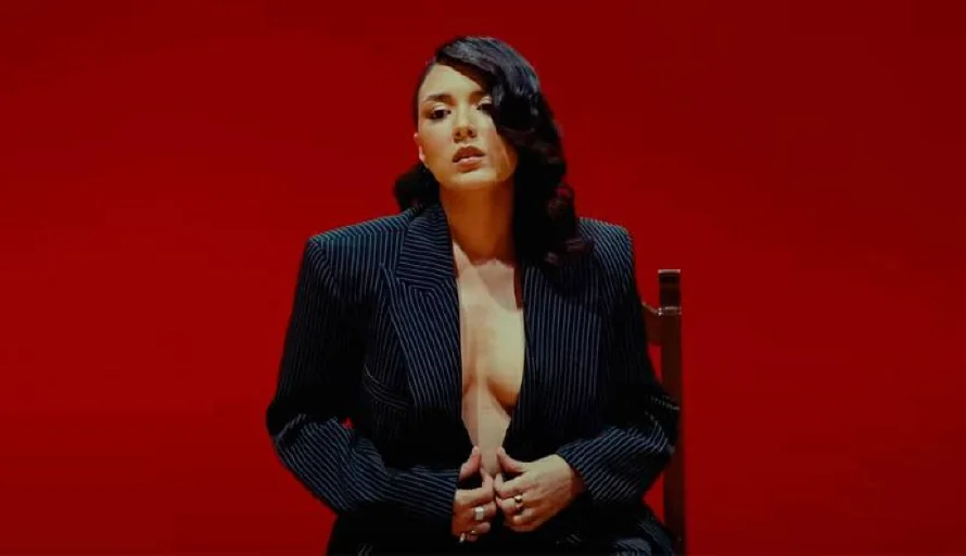 Camila Guevara lanza su disco debut "Dame flores", un viaje emocional que transforma