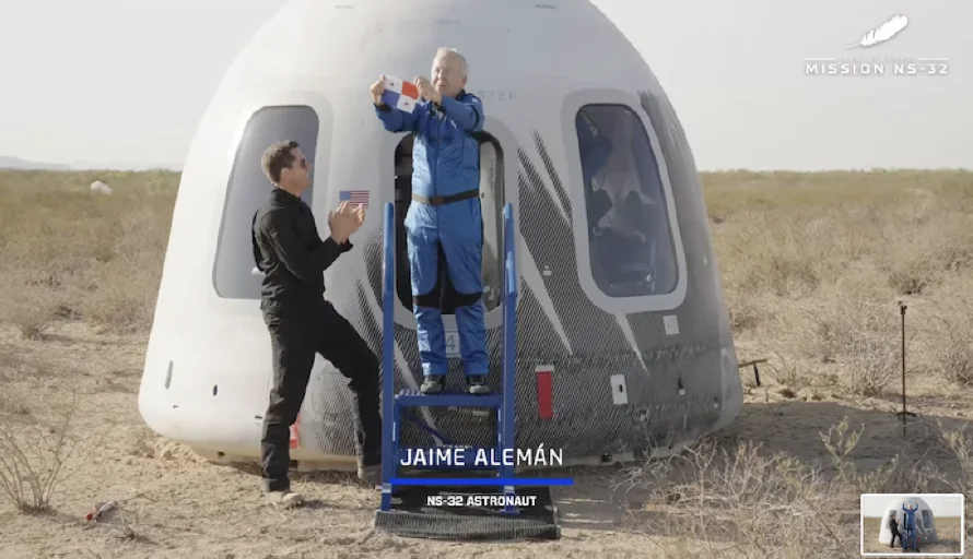 Empresario panameño completa hazaña histórica tras volar al espacio con Blue Origin