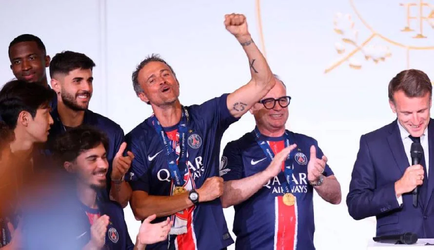 El Parque de los Príncipes se rinde a Luis Enrique