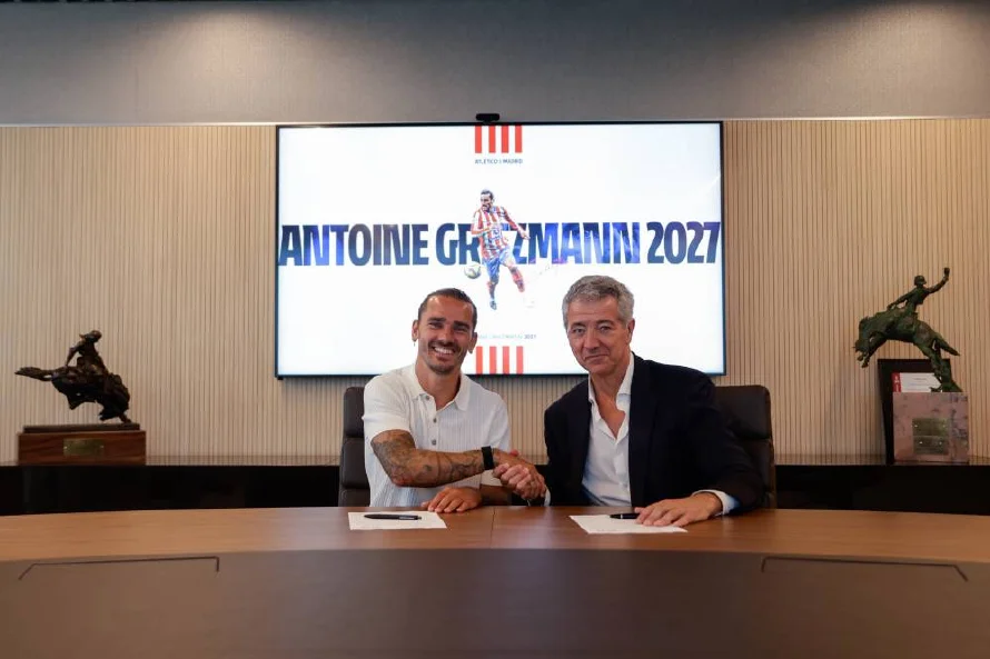 Antoine Griezmann seguirá en el Atlético hasta 2027 tras renovar su contrato