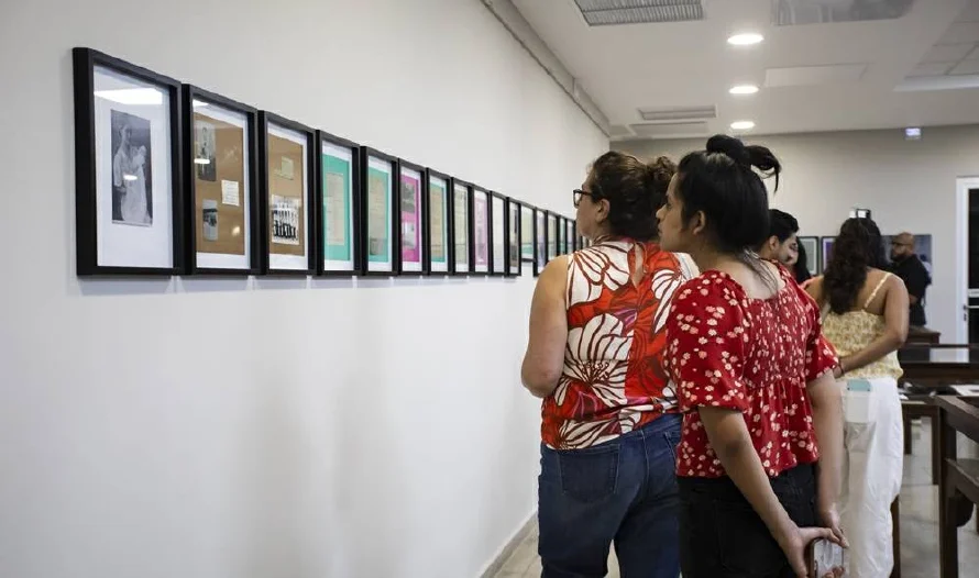 Visita "Atado al mar", una exposición para acercarse al Roque Dalton más humano