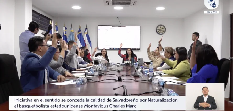 Diputados aprueban dictámenes para nacionalizar salvadoreños a 10 atletas