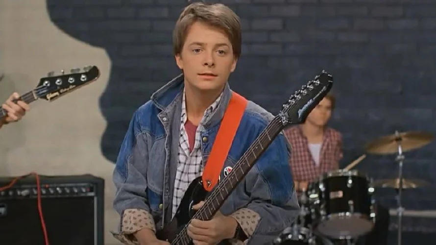 Se busca la icónica guitarra que tocó Marty Mcfly en "Regreso al Futuro"