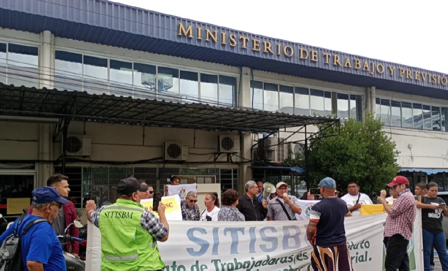 Movimiento laboral reclama violaciones al Convenio 98 y urge intervención de la OIT en El Salvador