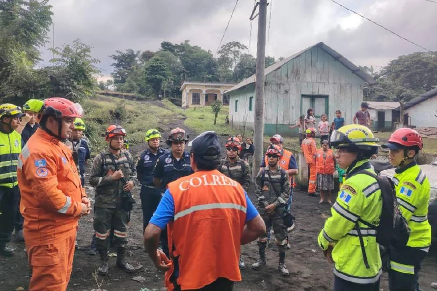 El volcán de Fuego en Guatemala entra en calma tras erupción sin mayores consecuencias