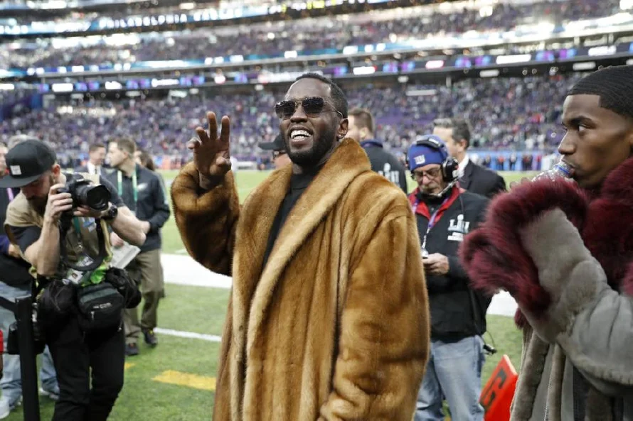 Otra exnovia de Diddy testifica que también fue forzada a participar en las "freak offs"