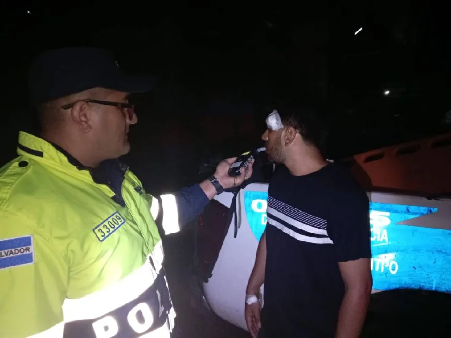 Detienen a motociclista bajo los efectos del alcohol que atropelló a un peatón