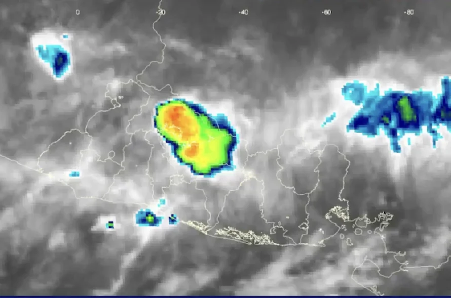 Pronostican lluvias y tormentas en centro y occidente del país este lunes