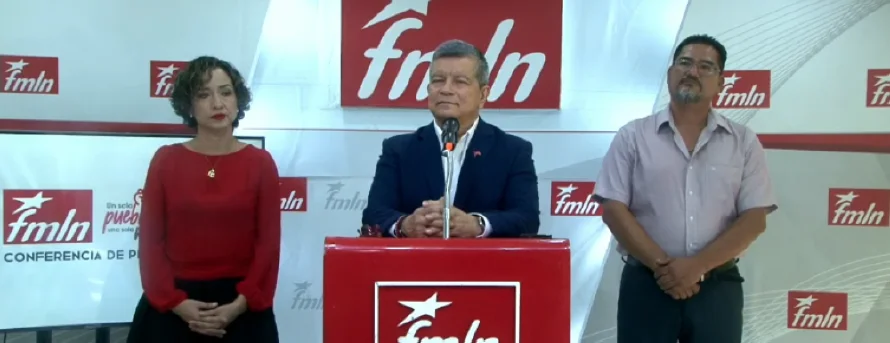 Manuel "Chino" Flores dice "hay miedo a expresarse" en El Salvador y critica silencio del gobierno ante redadas en EEUU