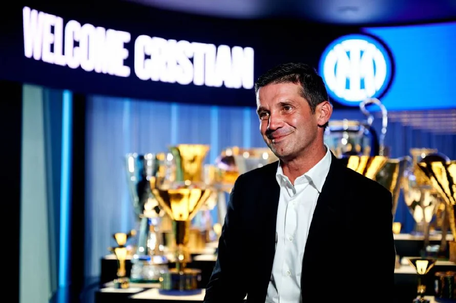 Cristian Chivu asume como nuevo entrenador del Inter de Milán hasta 2027