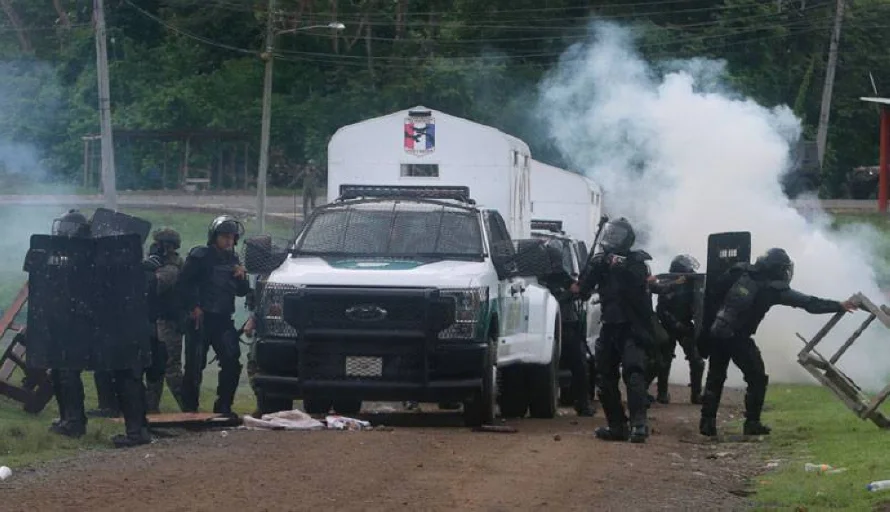 Autoridades reportan 34 policías gravemente heridos en 45 días de protestas en Panamá