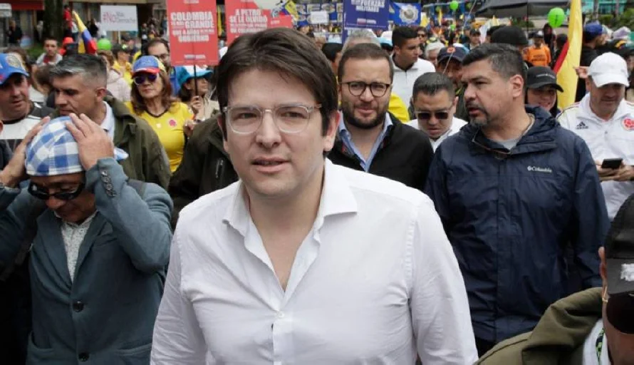 El padre de Miguel Uribe dice que su hijo logró unir a Colombia para repudiar la violencia