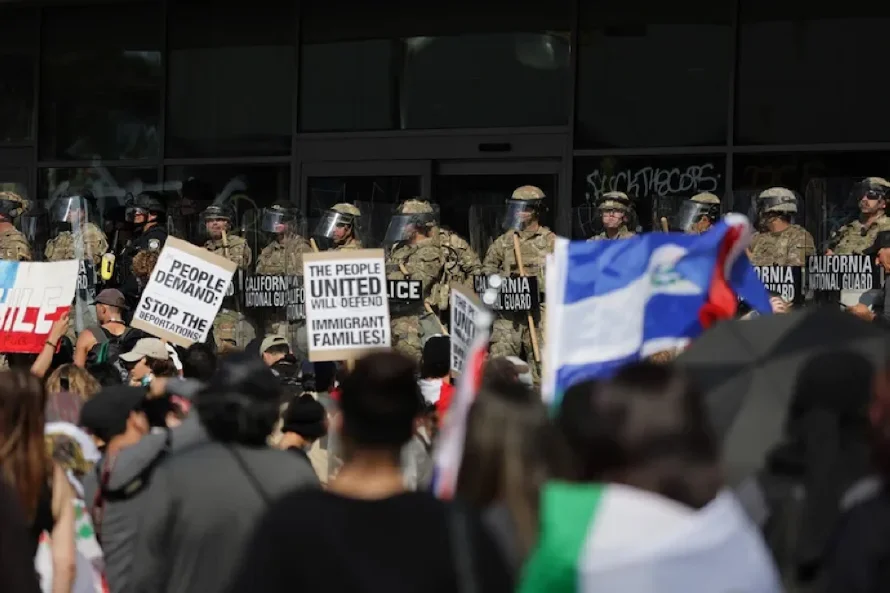 Las amenazas de Trump no acallan las protestas en Los Ángeles