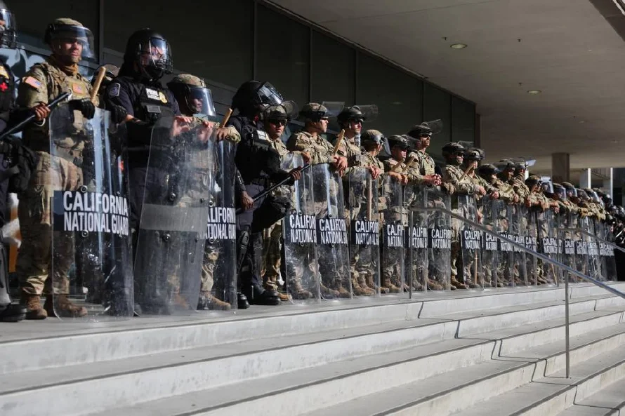 Las protestas contra redadas se extienden por EE.UU. y Texas despliega la Guardia Nacional