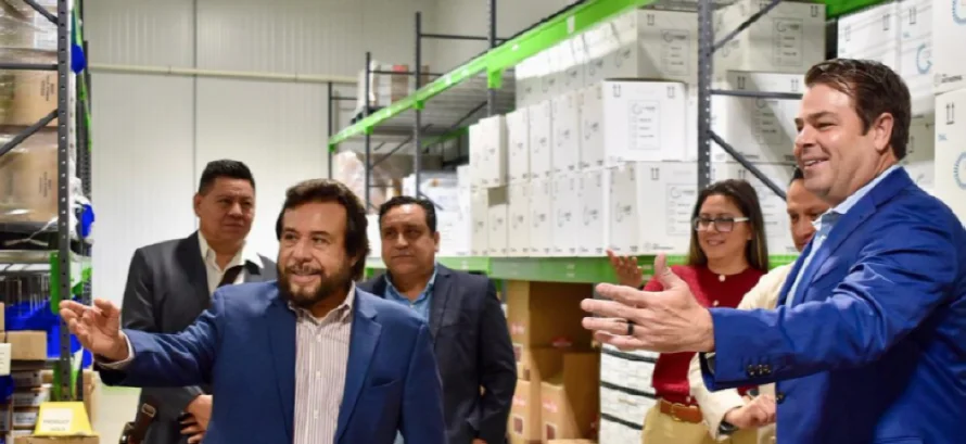 Vicepresidente de El Salvador se reúne con ejecutivos de farmacéutica en EEUU