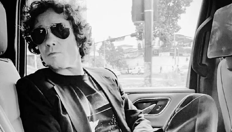 ¡Que le traigan pupusas! Enrique Bunbury ya aterrizó en suelo cuscatleco