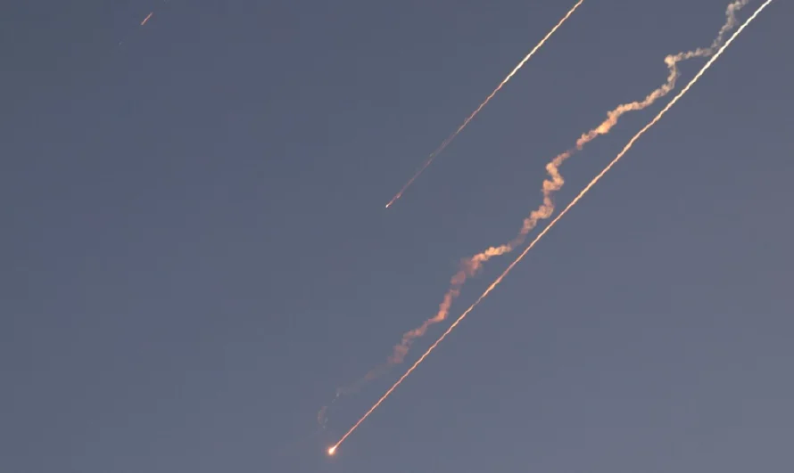 Israel ataca a Teherán mientras intercepta los misiles iraníes en el norte del país