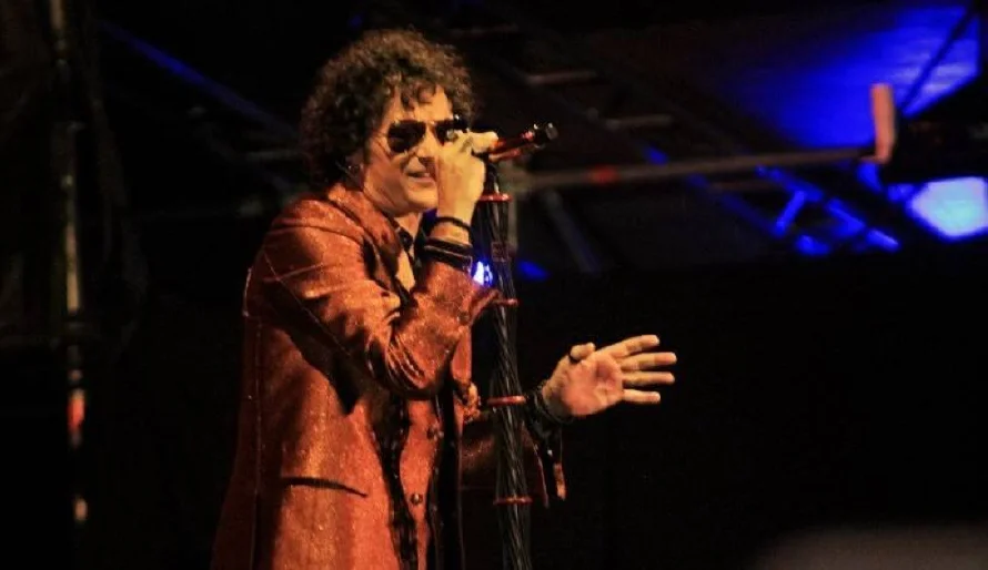 Enrique Bunbury se impuso en El Salvador tras superar una "Tormenta Ambulante"