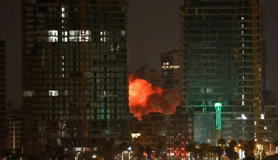 Trump advierte que todo el mundo debería evacuar Teherán "inmediatamente"